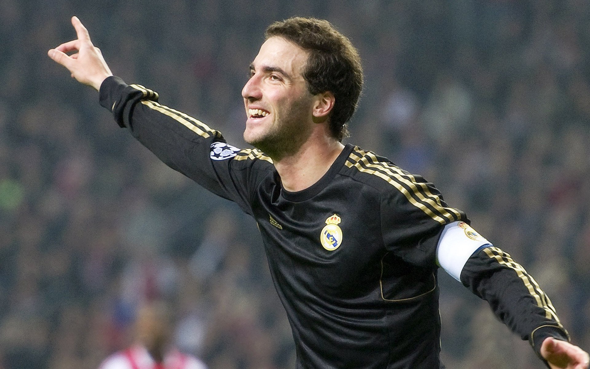 JIU YOU GAME-英超球队视频分析系统提升边路防守协同效率，英超当下最流行的战术打法, 或将引领世界足球潮流!